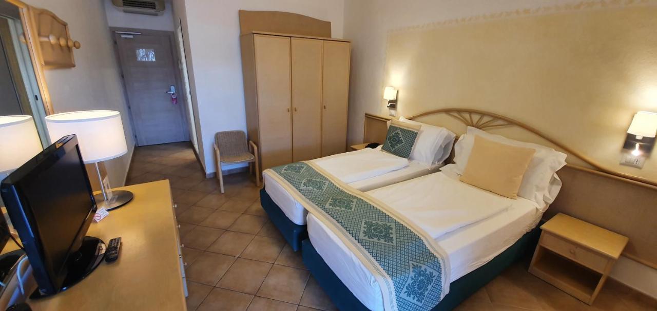 Hotel Mon Repos Baja Sardinia Extérieur photo