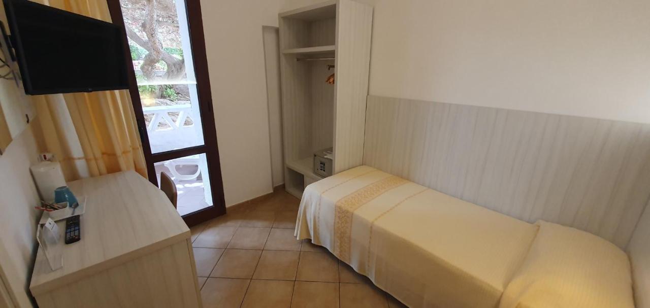 Hotel Mon Repos Baja Sardinia Extérieur photo